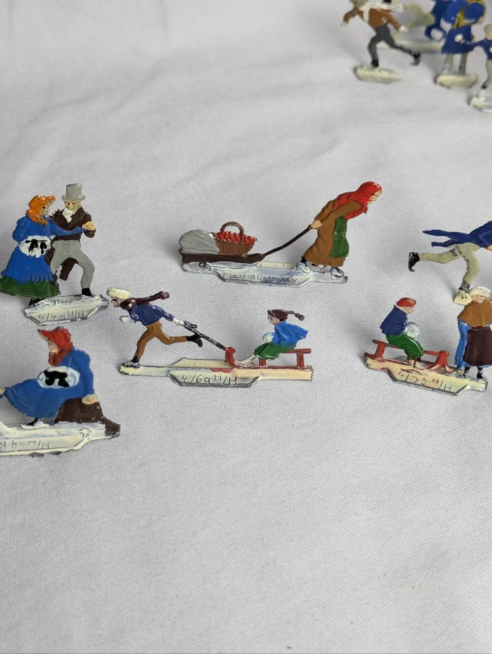 Hans Heinrichsen German Figures Skaters Winter Scene Lead Zinnfiguren Flats